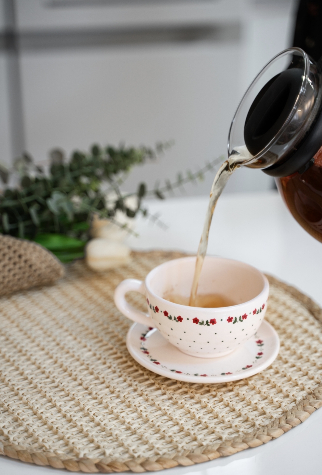 فنجان و نعلبکی سرامیکی دست ساز طرح گل بهار