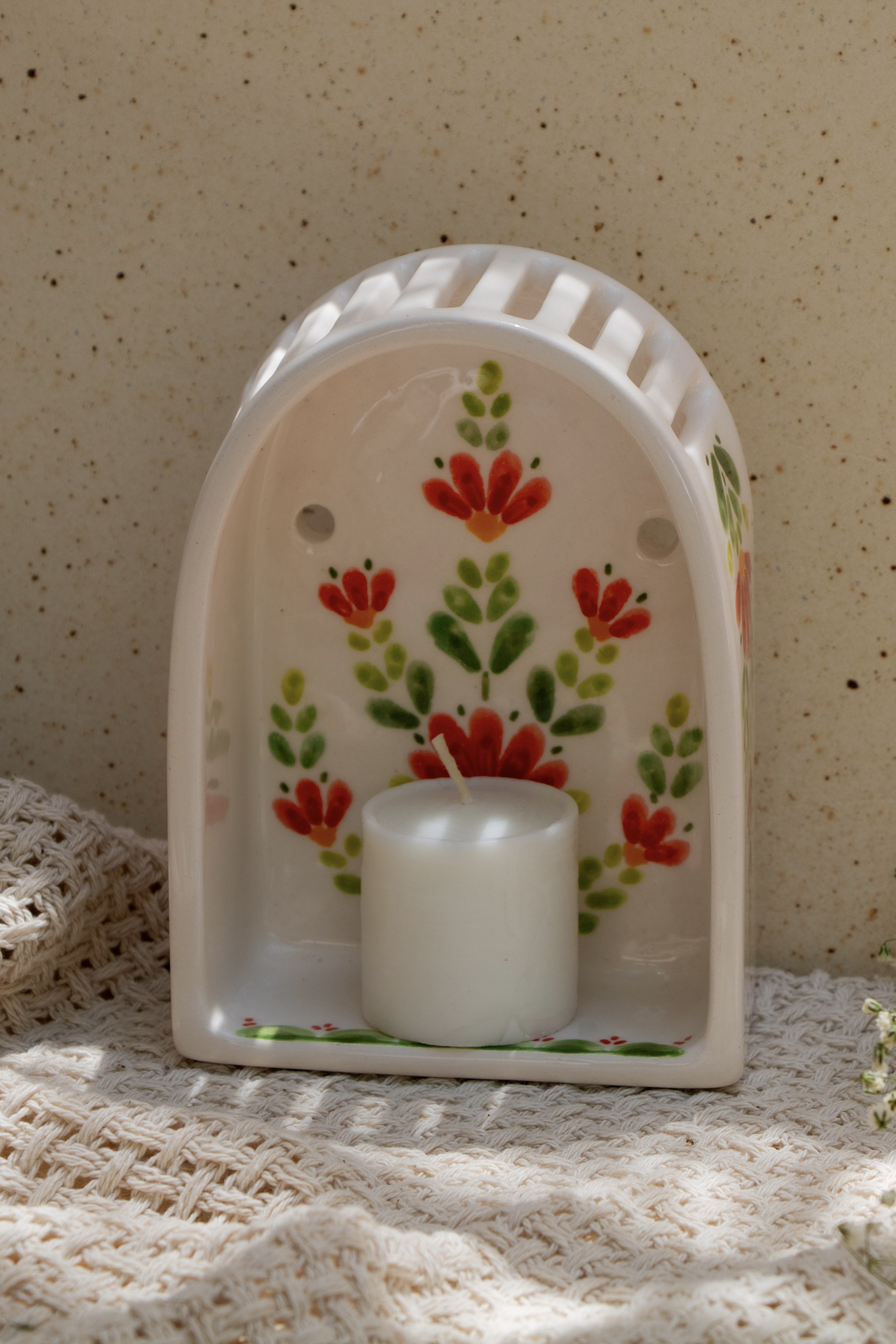 جاشمعی دیواری مشبک طرح گنبدی