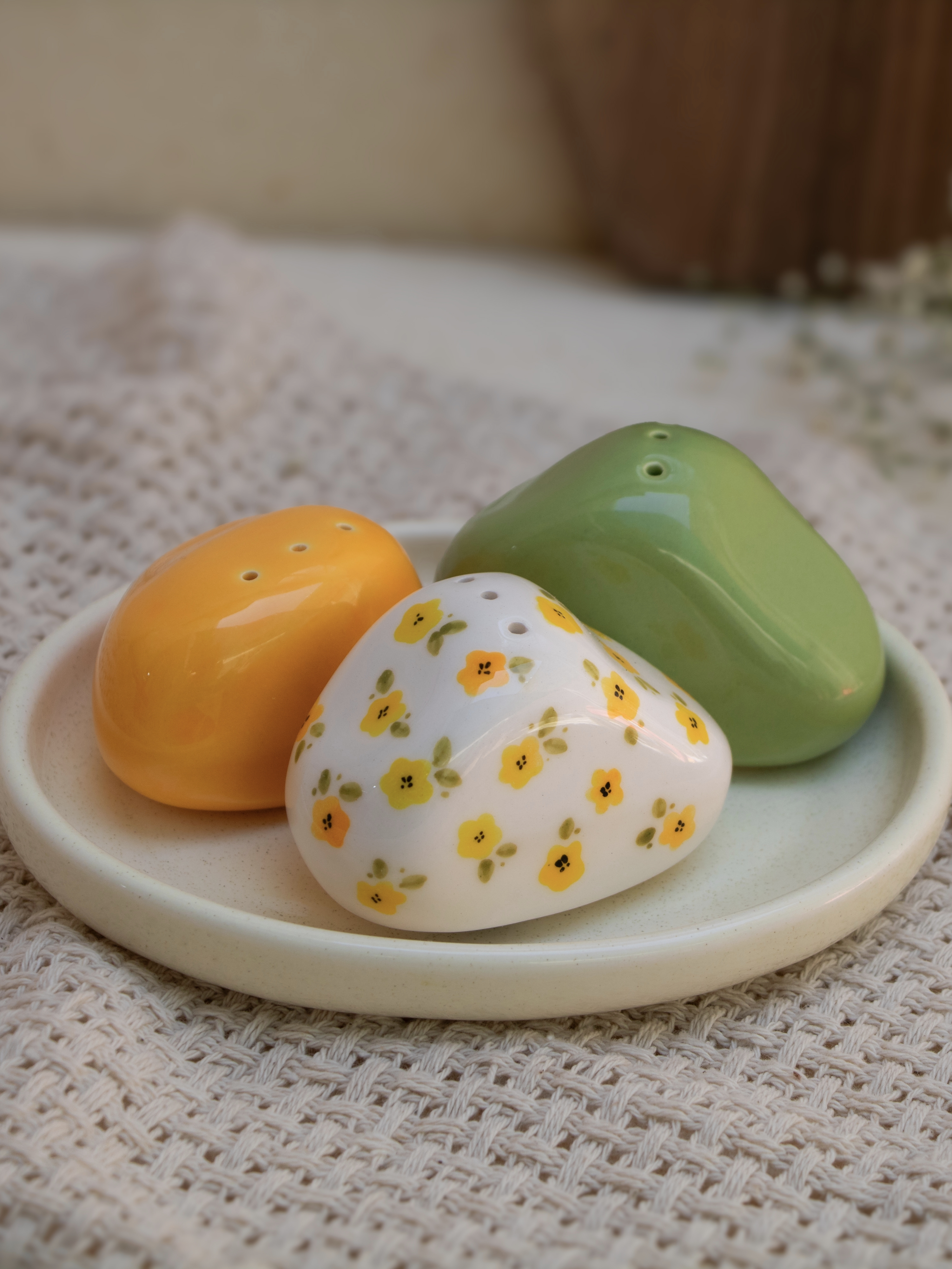 ست نمکدان سرامیکی سه گل